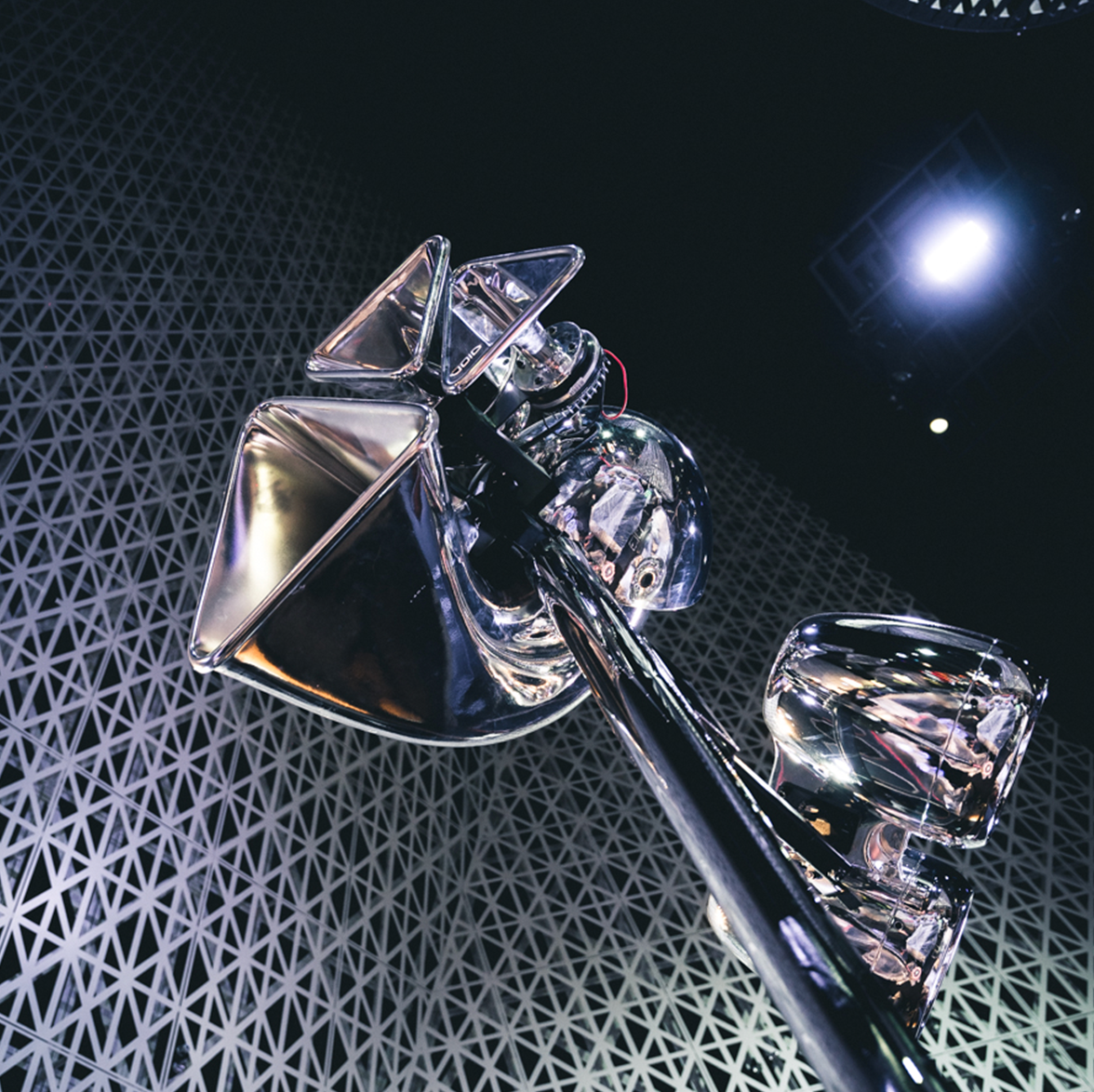 Högtalare från VOID acoustics i nattklubbsmiljö